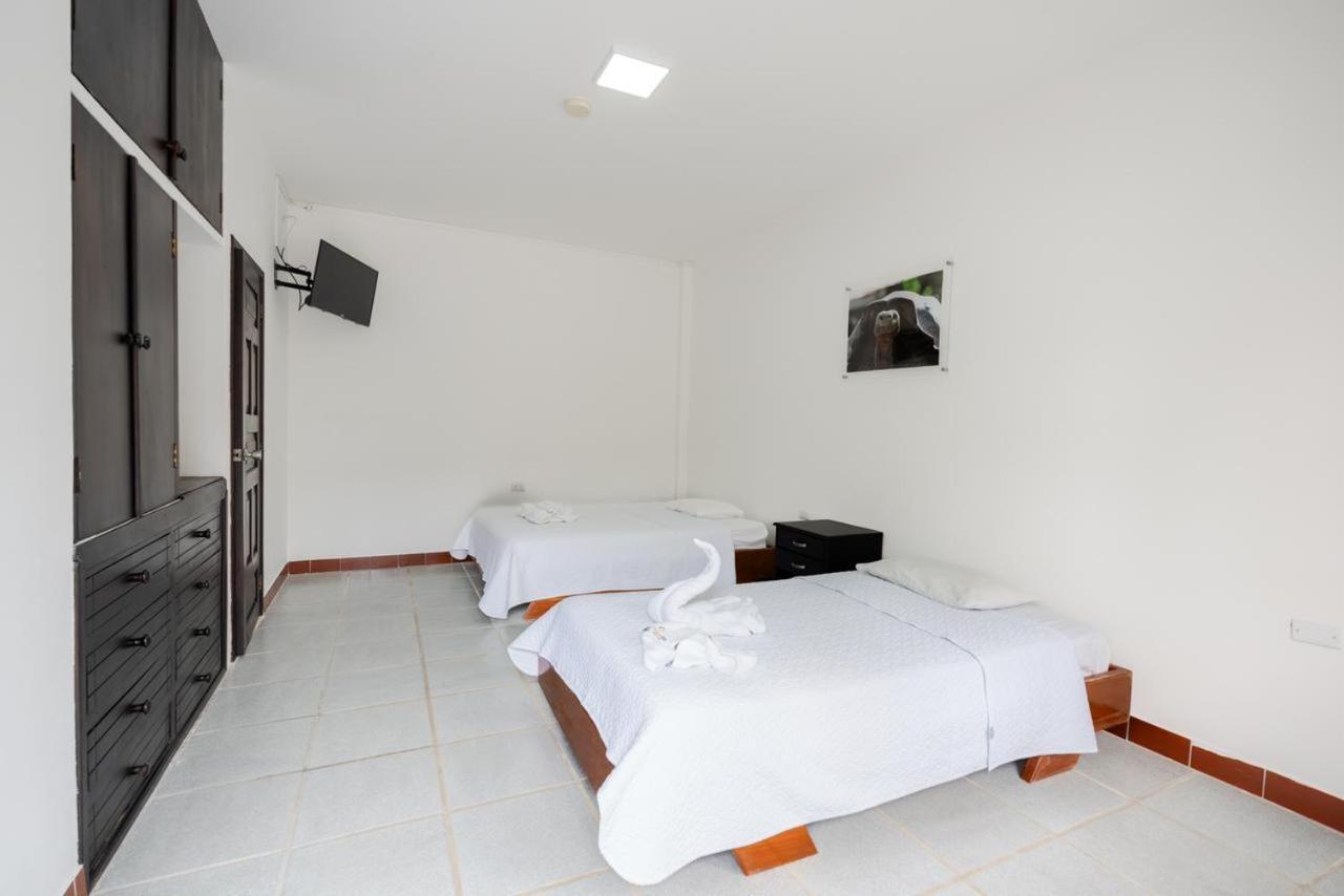 Hotel Pelican Bay Puerto Ayora  Esterno foto