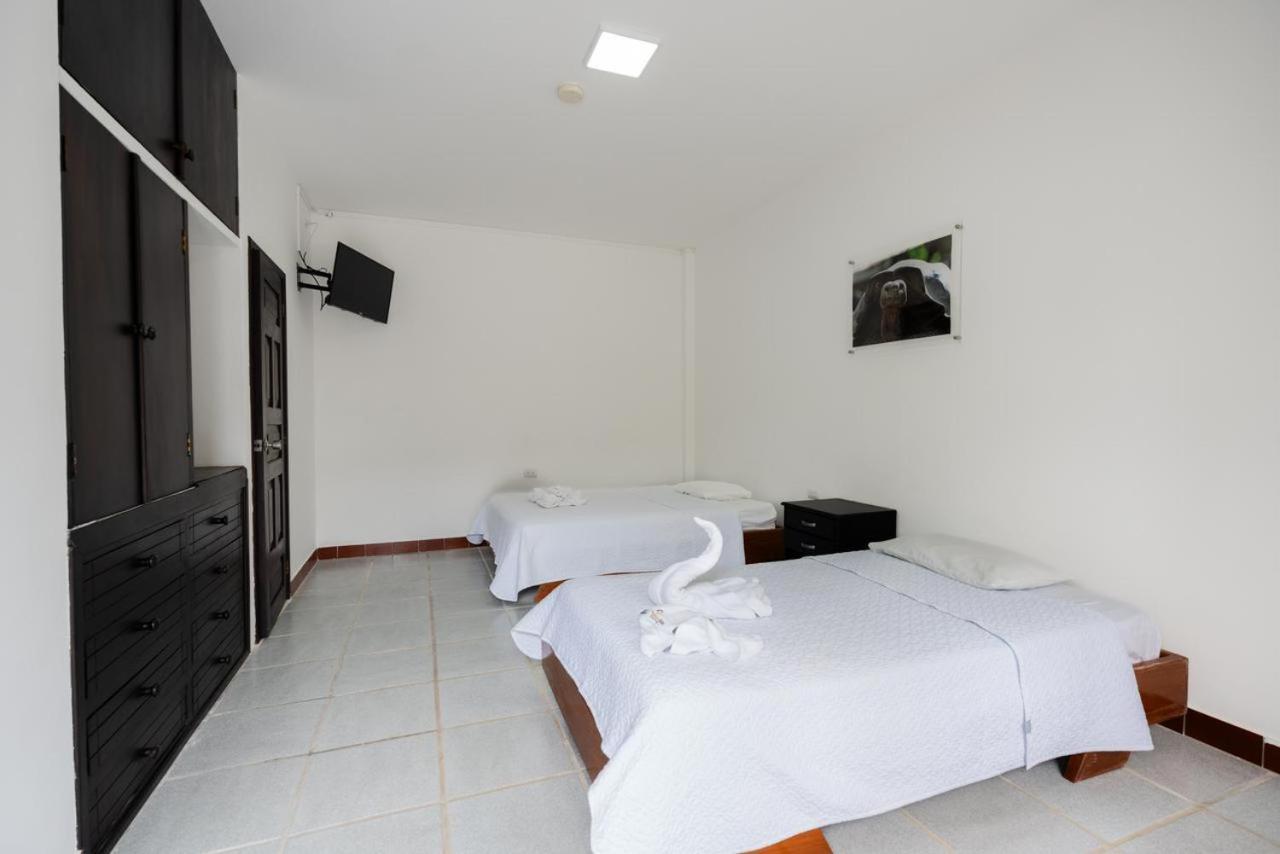 Hotel Pelican Bay Puerto Ayora  Esterno foto